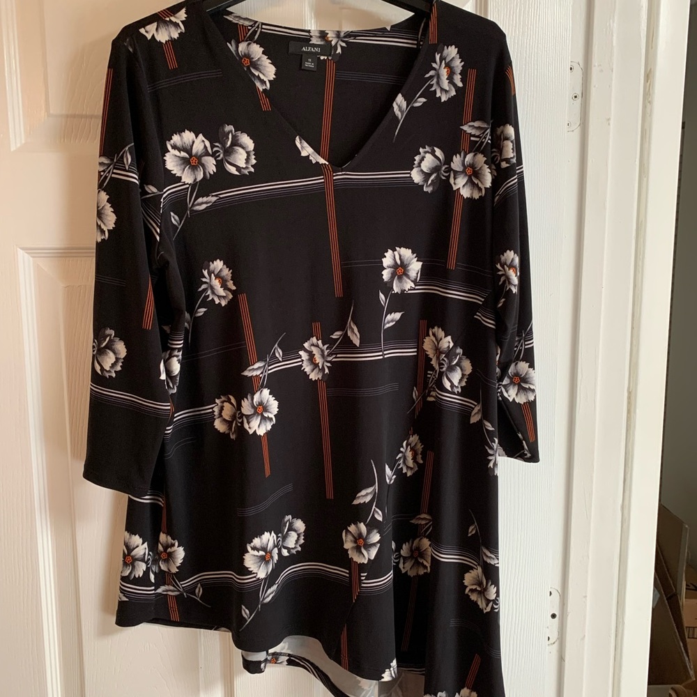SOLD Alfani ladies tunic top - Picture 1 of 5